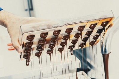 FoodNavigator visits WNWN's R&D lab to see how its cocoa-free dark and ‘milk’ chocolates are made. GettyImages/Zocha_K